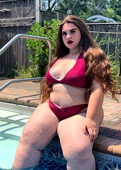 Amber Diaz image 2 of 4
