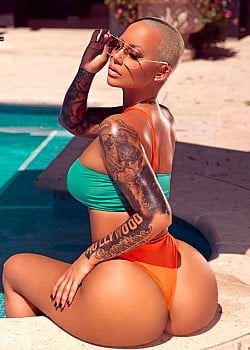 Amber Rose image 3 of 4