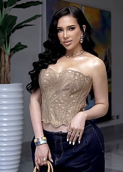 Amelia Alcantara image 4 of 4
