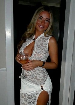 Amelie Moore image 1 of 2