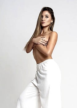 Amelie Peltz image 4 of 4