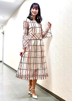 Ami Koshimizu image 2 of 3
