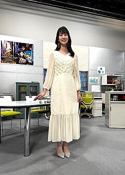 Ami Koshimizu image 3 of 3