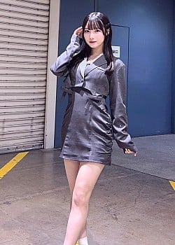 Ami Kurashima image 3 of 4