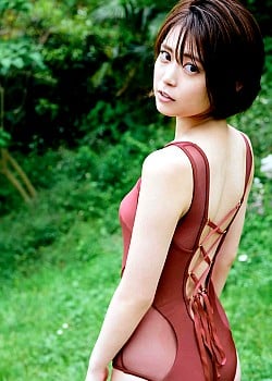 Ami Maeda image 2 of 2