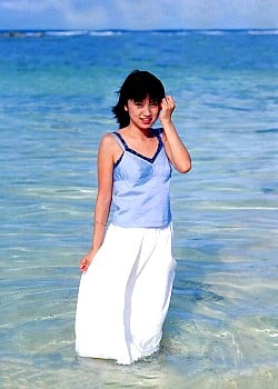 Ami Suzuki image 3 of 3
