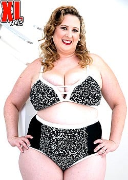 Amiee Roberts image 4 of 4