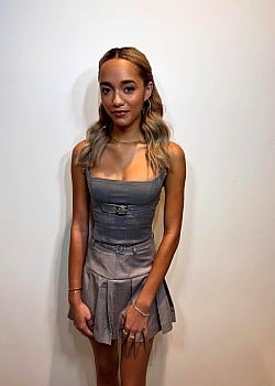Amirah J image 2 of 2