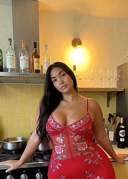 Amirah Thari image 2 of 4