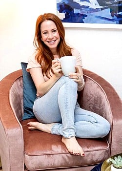 Amy Davidson image 4 of 4