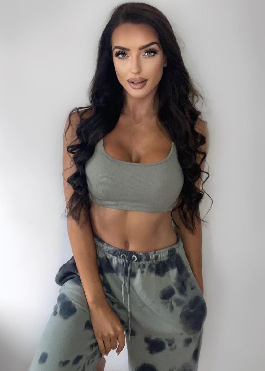 Amy Day - Free pics, galleries & more at Babepedia