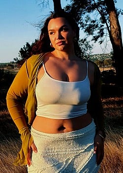 Amy Florence image 2 of 4