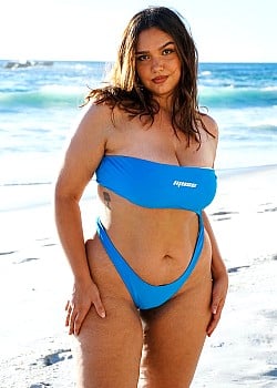 Amy Florence image 4 of 4