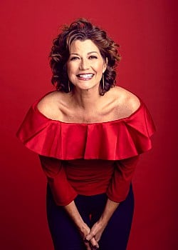 Amy Grant image 2 of 3