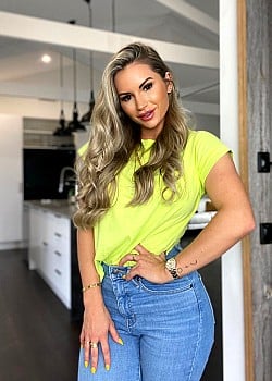 Amy Lee Summers image 3 of 4