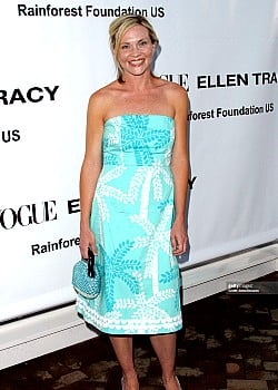 Amy Locane image 2 of 4