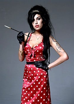 Amy Winehouse image 1 of 4