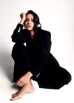 Amy-Leigh Hickman image 2 of 3