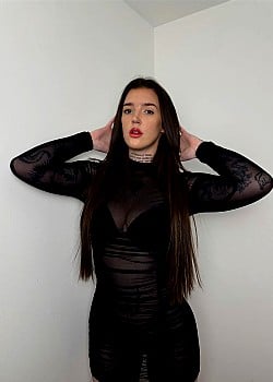 Amyyy Oxxo image 2 of 3