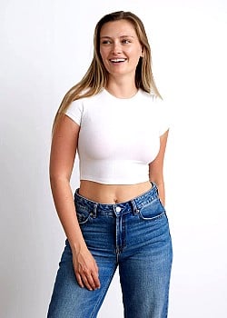 Ana Capbatut image 3 of 3