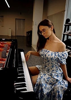 Ana Dragosavljevic image 2 of 4