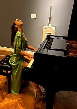 Ana Dragosavljevic image 3 of 4