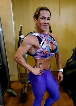 Ana Paula (Bodybuilder) image 3 of 4