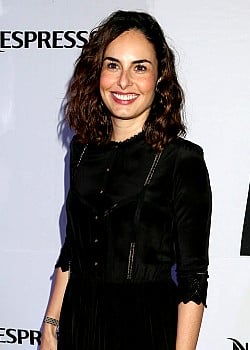 Ana Serradilla image 2 of 2