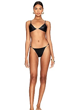 Ana Victoria (Model) image 3 of 4