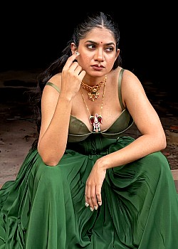 Anarkali Marikar image 2 of 4