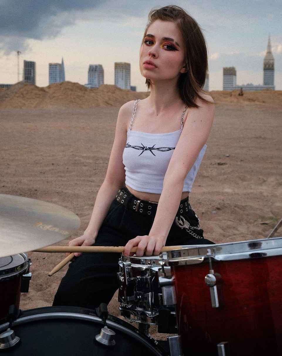 Anastasia Sereda - Free pics, galleries & more at Babepedia