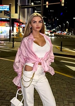 Anastasia Vyshivanova image 2 of 4