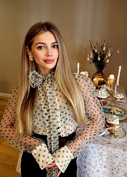 Anastasiia Zaluzhniak image 1 of 2