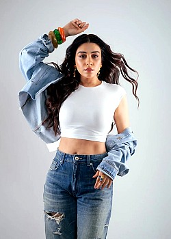 Anchal Singh image 2 of 2