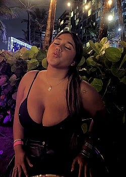 Andrea Nickole image 3 of 3
