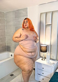 Andrea Perez (BBW) image 4 of 4