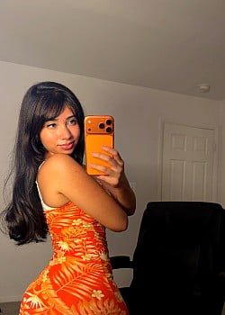 Andrea Reyes image 2 of 3