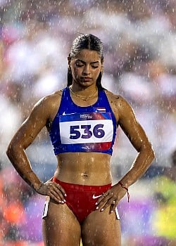 Andrea Rivera image 2 of 2