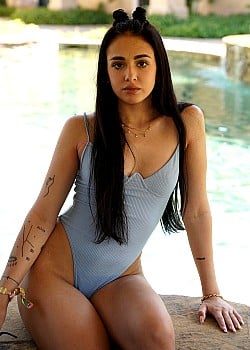 Andreaapalazon image 2 of 3
