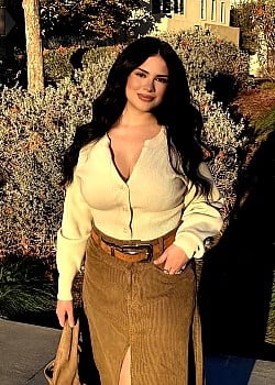 Andreina Herrera image 1 of 2