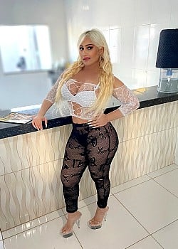 Andressa Sanchez image 2 of 2