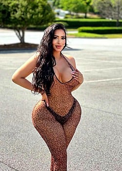 Anel Peralta image 1 of 4