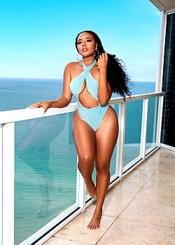 Angela Simmons image 2 of 2