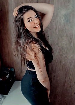 Angelika Seleznova image 3 of 3