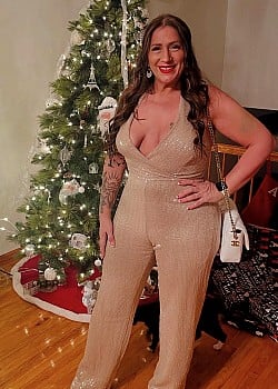 Angie Bella image 4 of 4