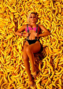 Anitta image 2 of 4