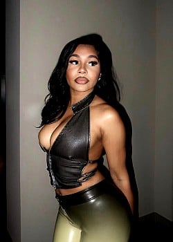 Aniya Milan image 1 of 4