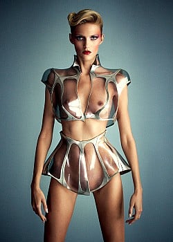 Anja Rubik image 2 of 4