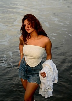 Anjali Arora image 2 of 4