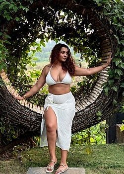 Anju Curly image 2 of 4